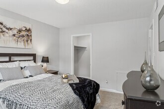Majestic -2BR, 1BA - 900SF - Second Bedroom - Royal Park - Students save up to 10%!