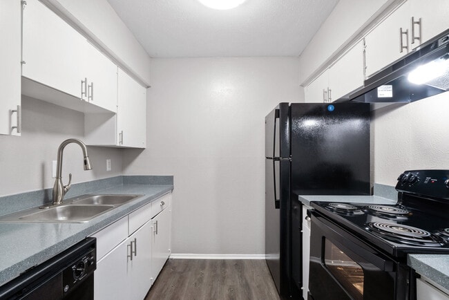 Building Photo - Casita Grove