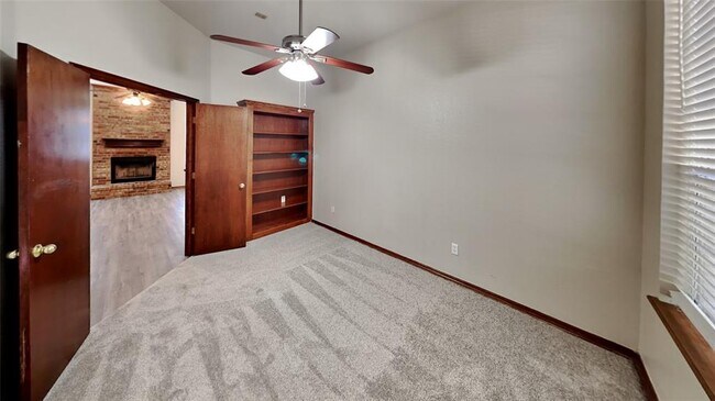 Foto del edificio - 2212 SW 141st Pl