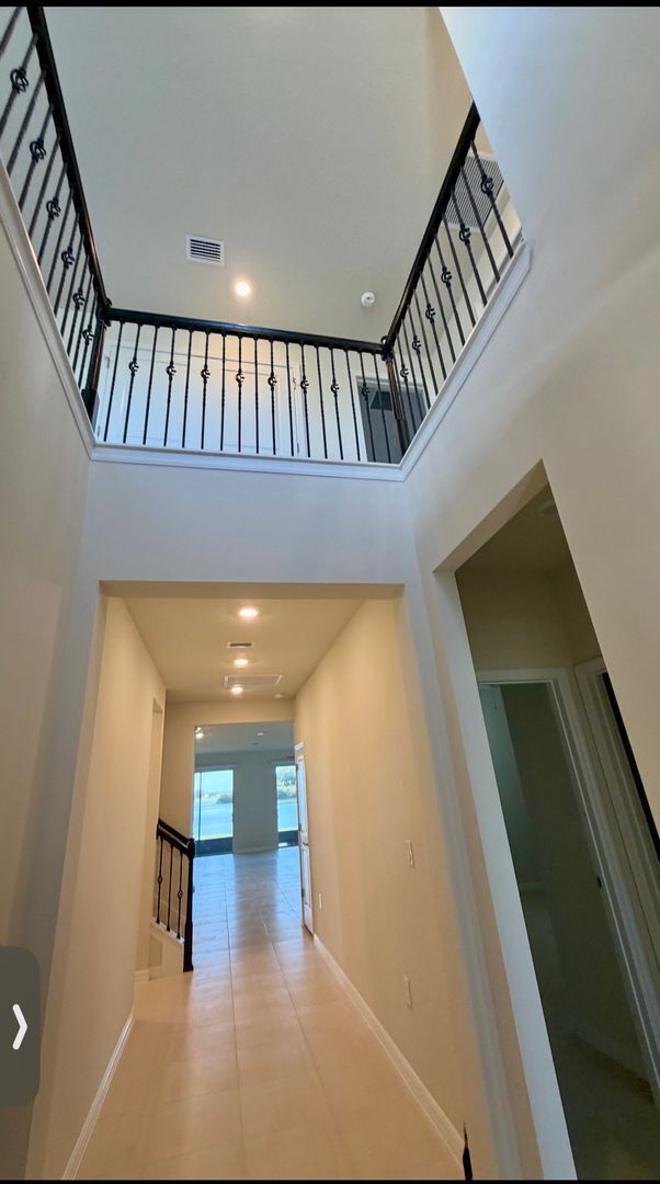 Foto del edificio - Bring Your Boat! 5 Bedroom 3 Bath Lakefront home in Bridgewalk!