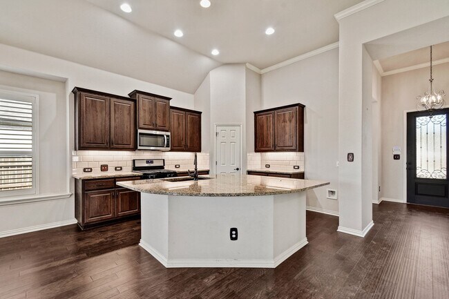 Foto del edificio - 112 Tulip Garden Trl