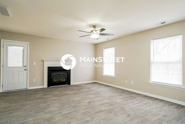 Building Photo - 4 Bedroom Pet-Friendly Home in RALEIGH, NC with Main Street Renewal