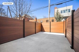 Building Photo - 405 Linden St