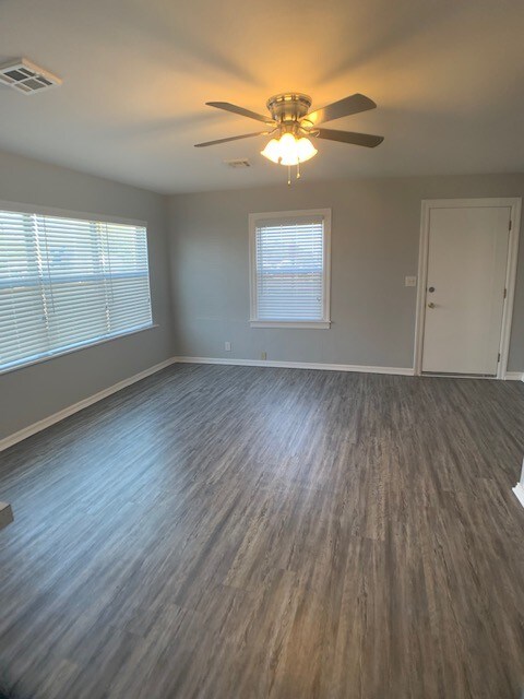 Foto del edificio - 3607 N Rockwell Ave