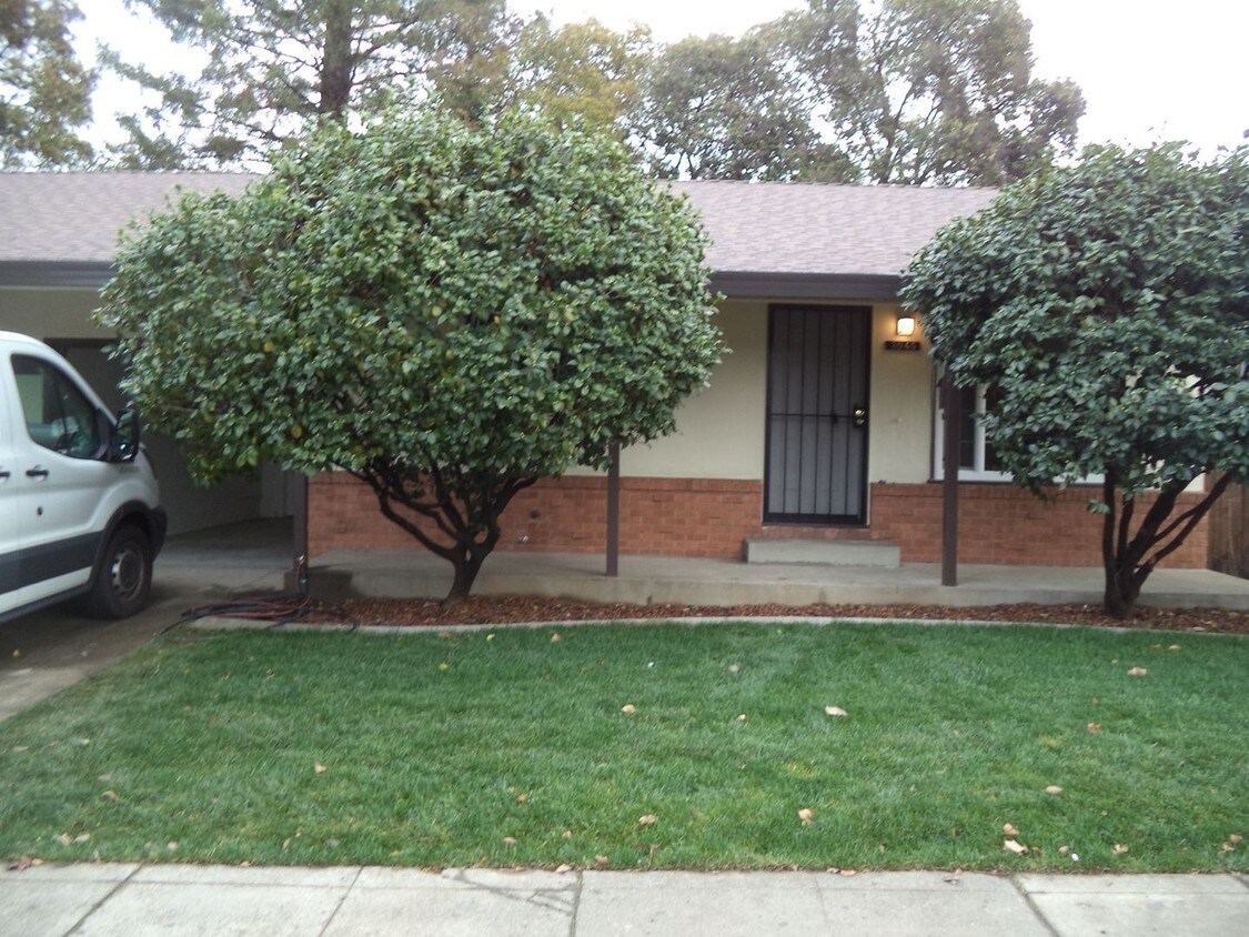 Foto principal - 3045 Freeport Blvd