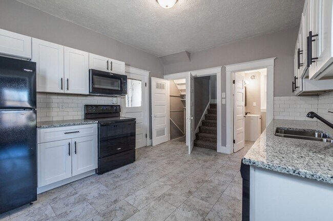 Foto del edificio - An Adorable 2BD/1BA Home That Has Been Renovated