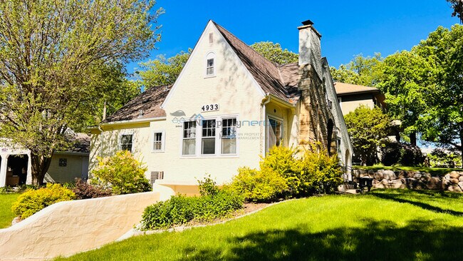 Foto del edificio - Classic 4 Bedroom Single Family Home In So...