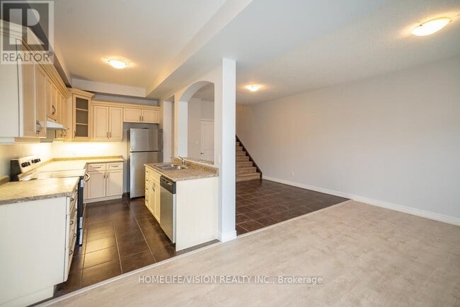 Building Photo - 98 Highgate Dr
