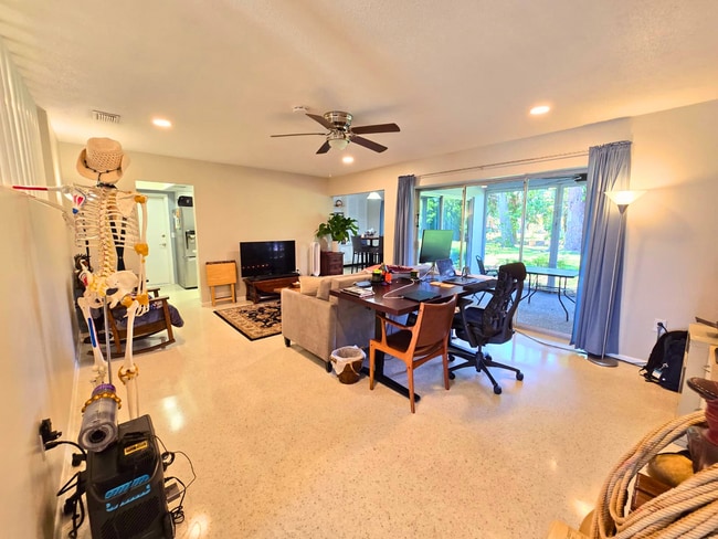 Photo - Charming 2 Bed/ 2 Bath Home w/ Garage in Sarasota