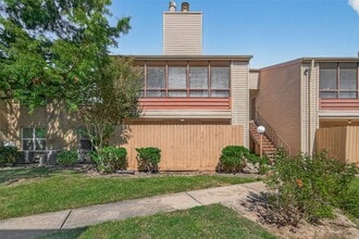 Building Photo - 10555 Turtlewood Ct