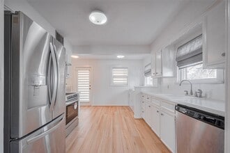 Building Photo - 1614 Ridgewood St