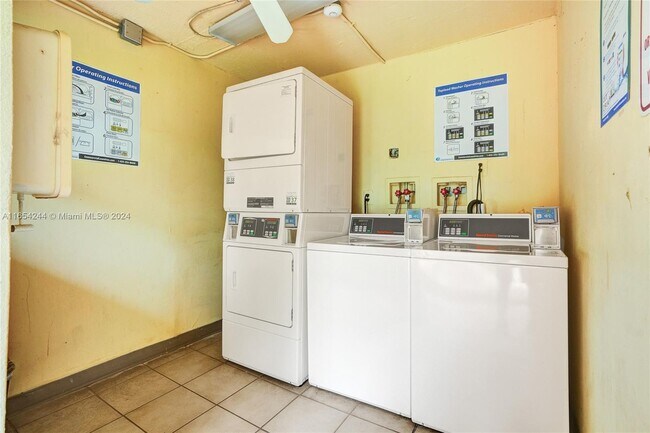 Building Photo - 8600 SW 109th Ave