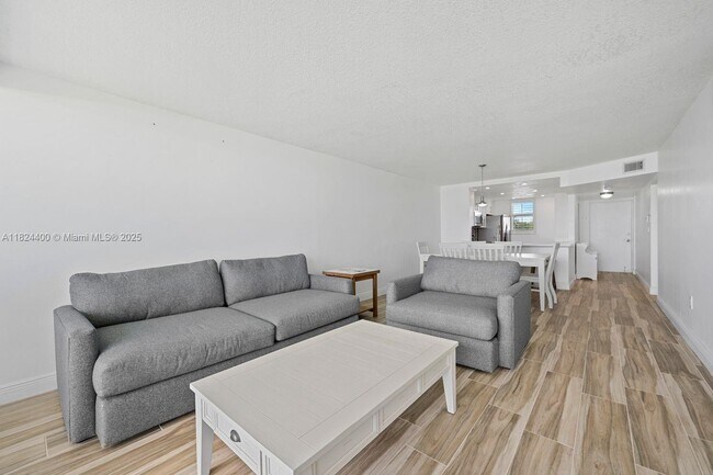 Building Photo - 9940 S Ocean Dr
