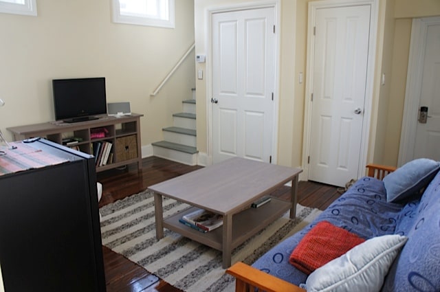 Photo - 818 Hollins St