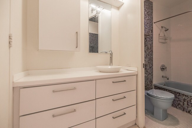 Marina City Apartments Chicago Il Unit 5917 One Bedroom 1900 Available 3 5 Marina City