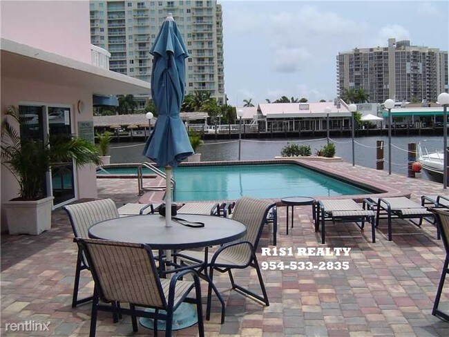2 br, 2 bath Condo - 2900 NE 30th St xxx photo'