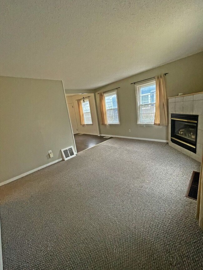 Foto del edificio - Three Bedroom Two Bath in North East Ann A...