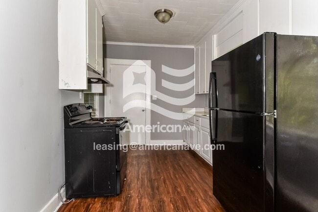 Building Photo - 204 S Adair St