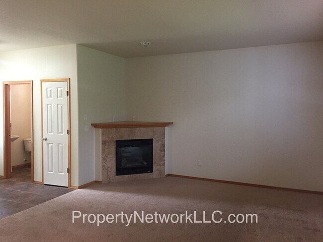 Foto del edificio - Great Gresham 3 Bedroom Home