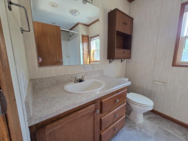 Building Photo - 620 Sinclair Ln