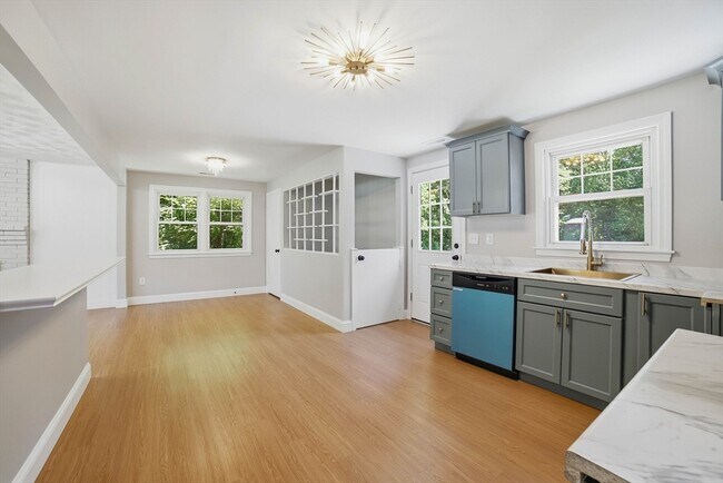 Foto del edificio - 44 Topsfield Cir