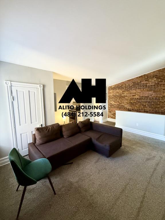 Building Photo - 1012 W Turner St