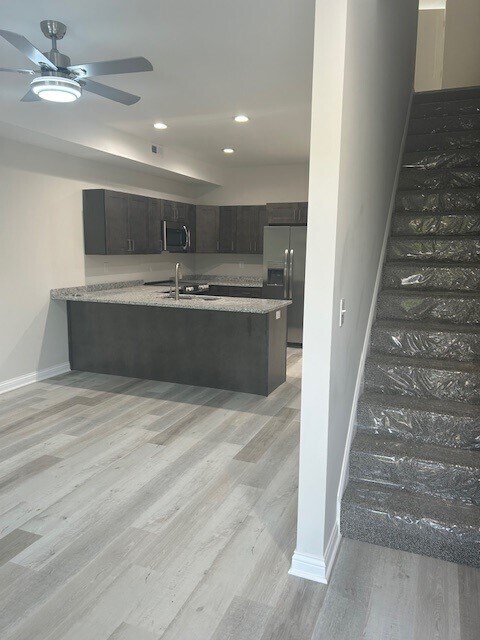 Entrada - 47 Melrose Dr