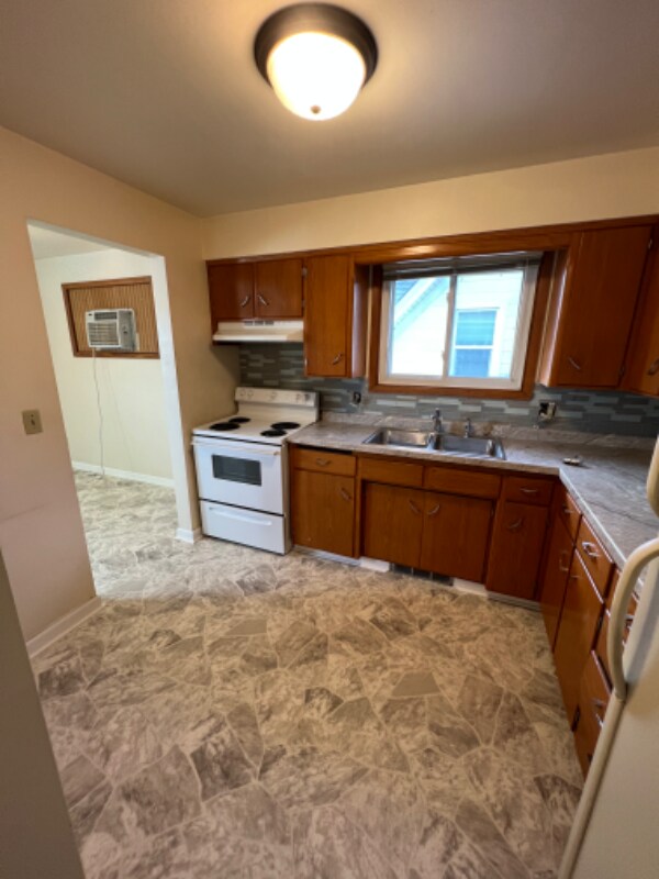 220 E Calumet St, Appleton, WI 54915 House Rental in Appleton, WI