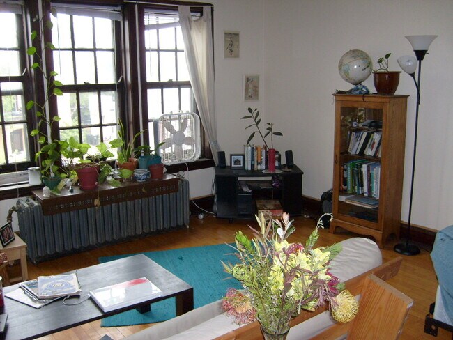 Foto del edificio - 106 S Hancock St