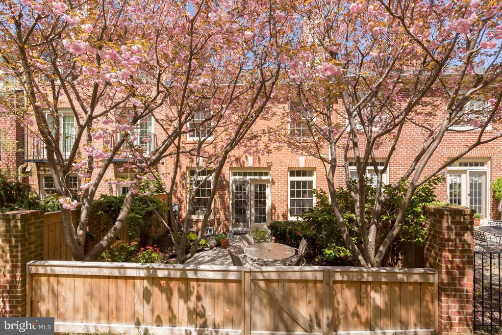 Foto principal - 4062 Mansion Dr NW