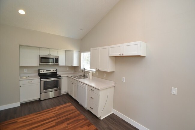 Building Photo - 512 E 6770 S