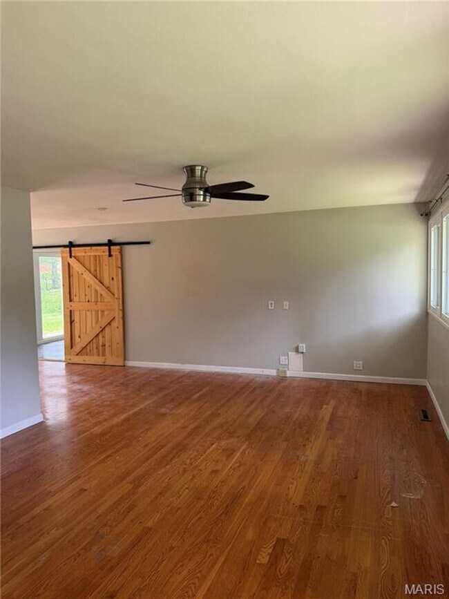 Foto del edificio - 709 Elkington Ln