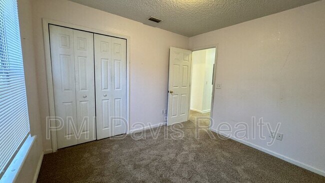Building Photo - 7848 Stuart Ave