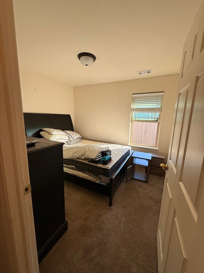 Building Photo - 3708 Farm Cir