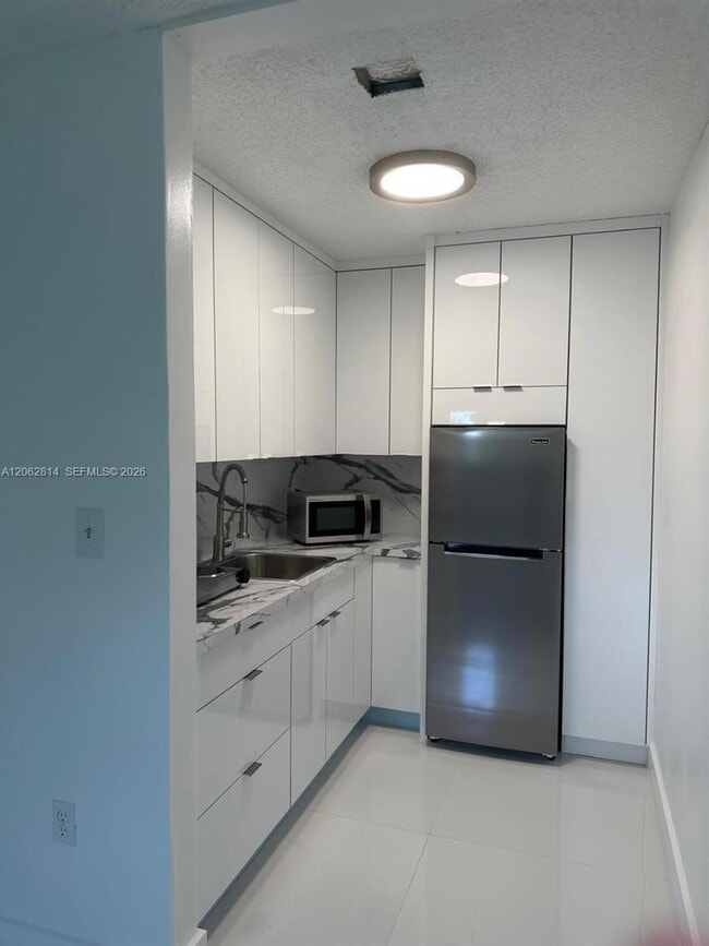 Building Photo - 10935 SW 56th St