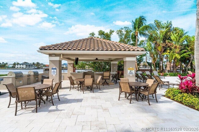 Foto del edificio - 3606 S Ocean Blvd