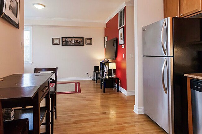 Foto del edificio - 4333 N Troy St