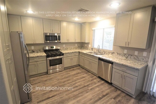 Building Photo - 9549 Cactus Club Dr