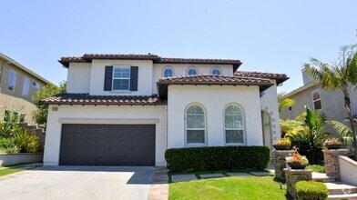 Building Photo - 1008 Calle De Los Arboles