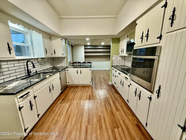 Foto del edificio - 22 S Goodwin Ave