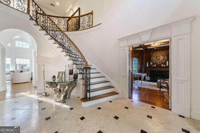 Building Photo - 3245 Town Manor Cir