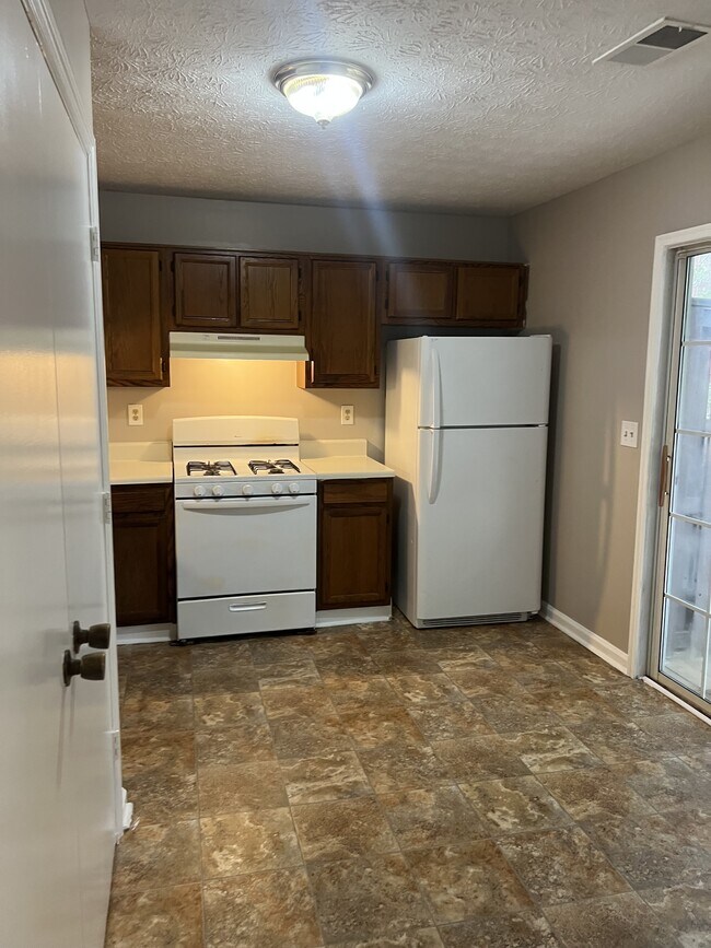 Building Photo - 3476 Kingswood Run