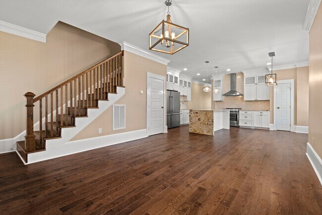 Foto del edificio - 3 Bedroom Luxury Duplex in Old North Durham
