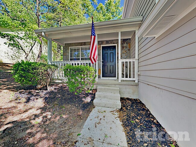 Foto del edificio - 536 Woodstone Rd