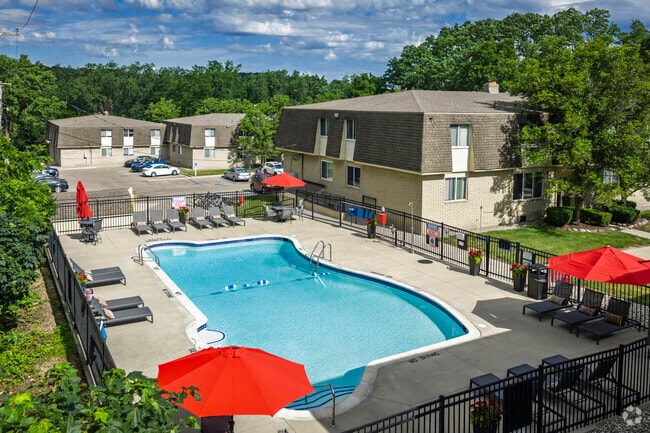 Pool - Shoreview Apartments