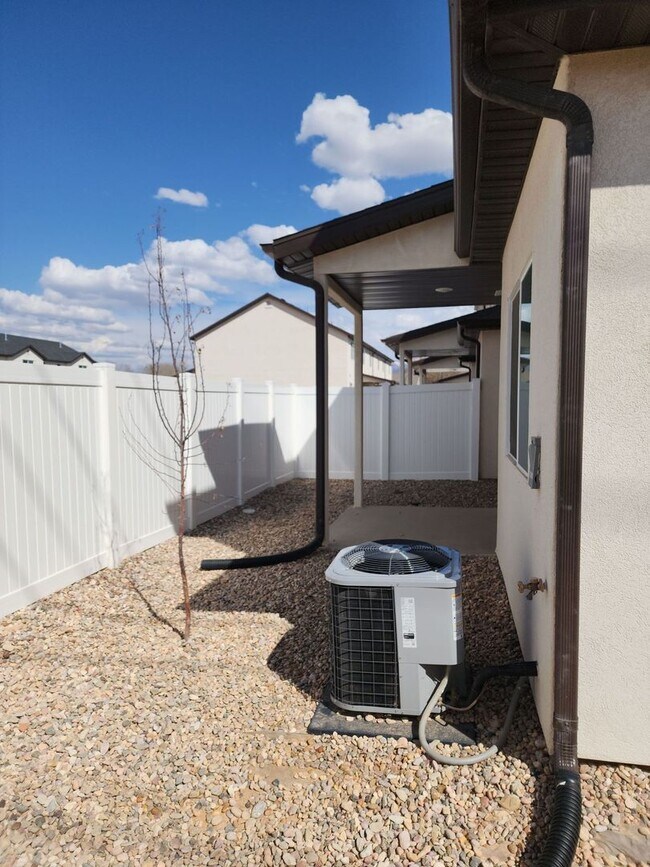 Foto del edificio - 4283 Hwy 56