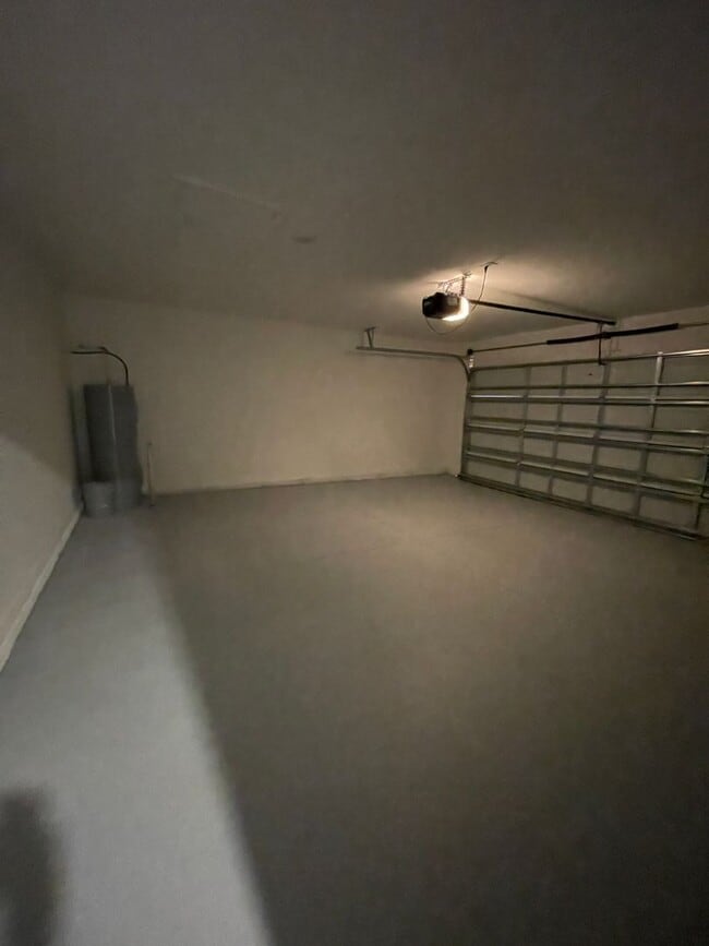 Building Photo - BEAUTIFUL BRAND NEW 2022 Home in the new S...