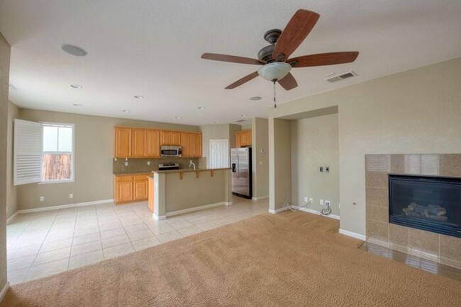 Building Photo - Patterson 3 Bedroom 2 Bath Diablo Grande G...