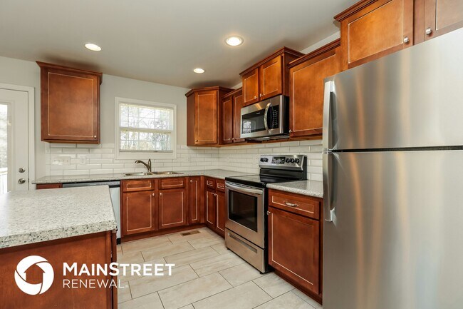 Foto del edificio - 460 Heatherwood Dr