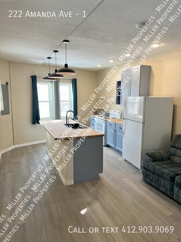 Foto principal - New Modern 1-bed 1-bath right next to majo...